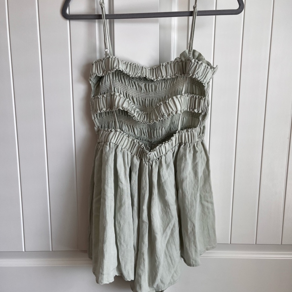 Light Green Ruffled Romper - Picture 2 of 2